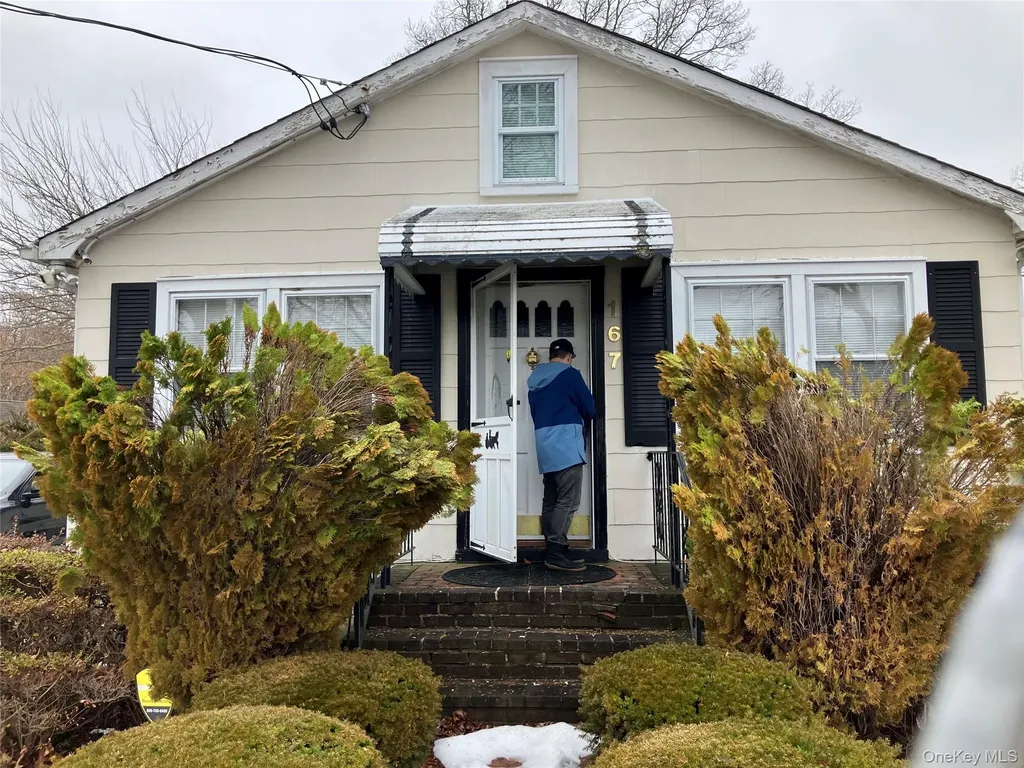 167 Cedar Road E Mastic Beach NY 11951