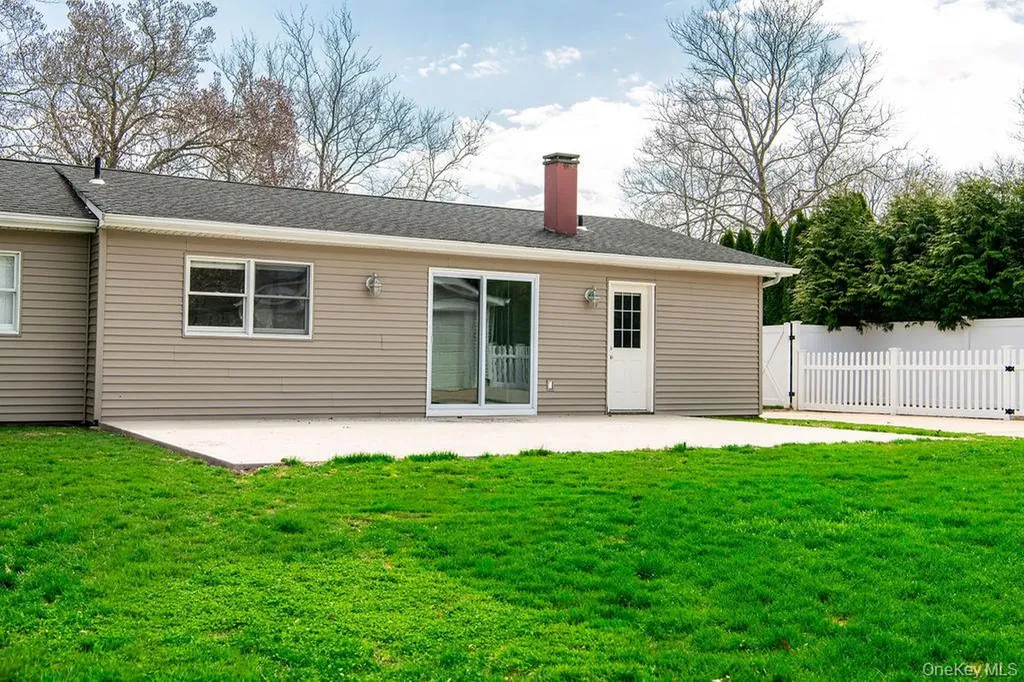 11 Akron Place Shoreham NY 11786