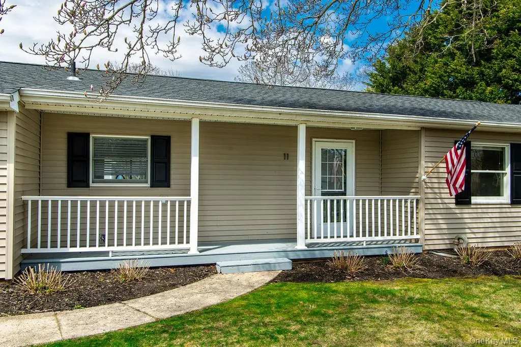 11 Akron Place Shoreham NY 11786