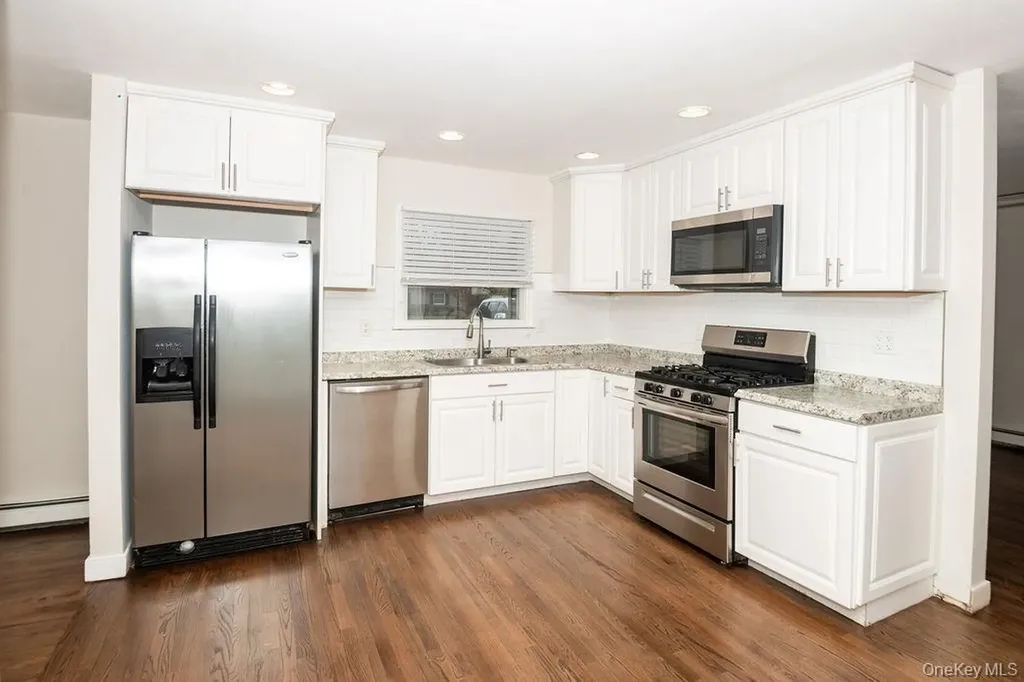 11 Akron Place Shoreham NY 11786