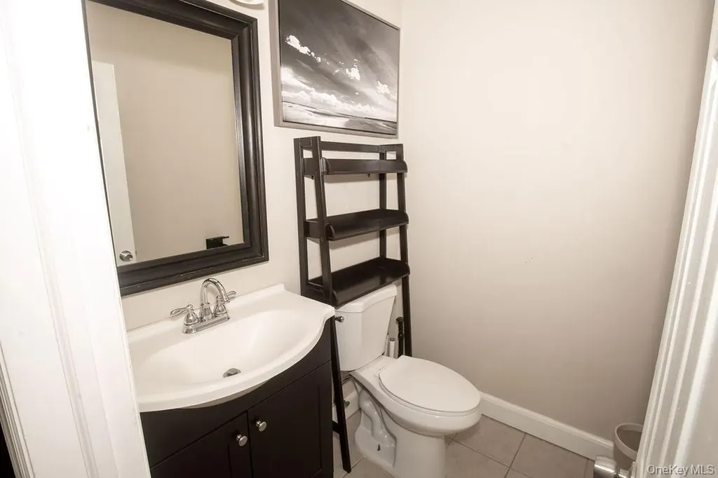 11 Akron Place Shoreham NY 11786