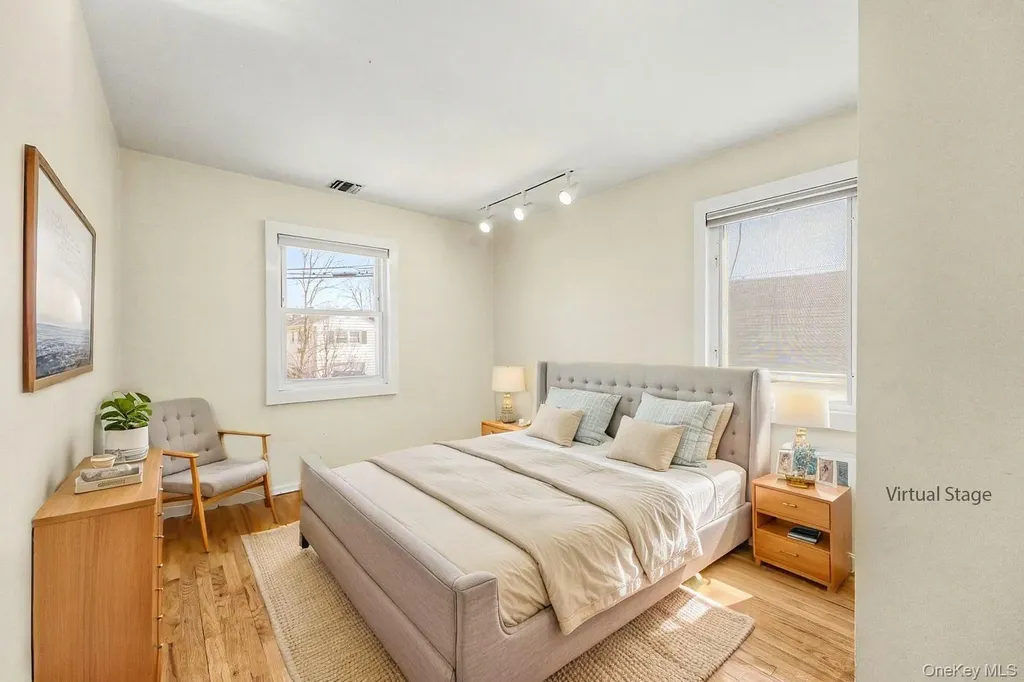 567 Oxford Road Cedarhurst NY 11516