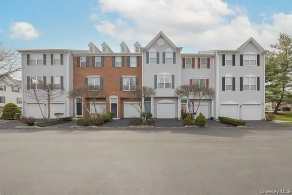8 Cragmere Drive Nanuet NY 10954
