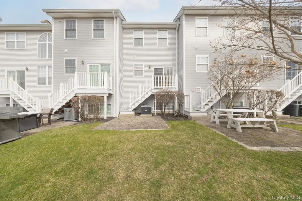 8 Cragmere Drive Nanuet NY 10954
