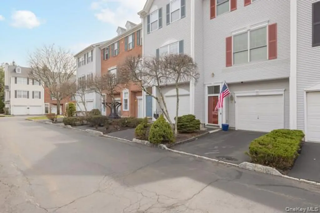 8 Cragmere Drive Nanuet NY 10954
