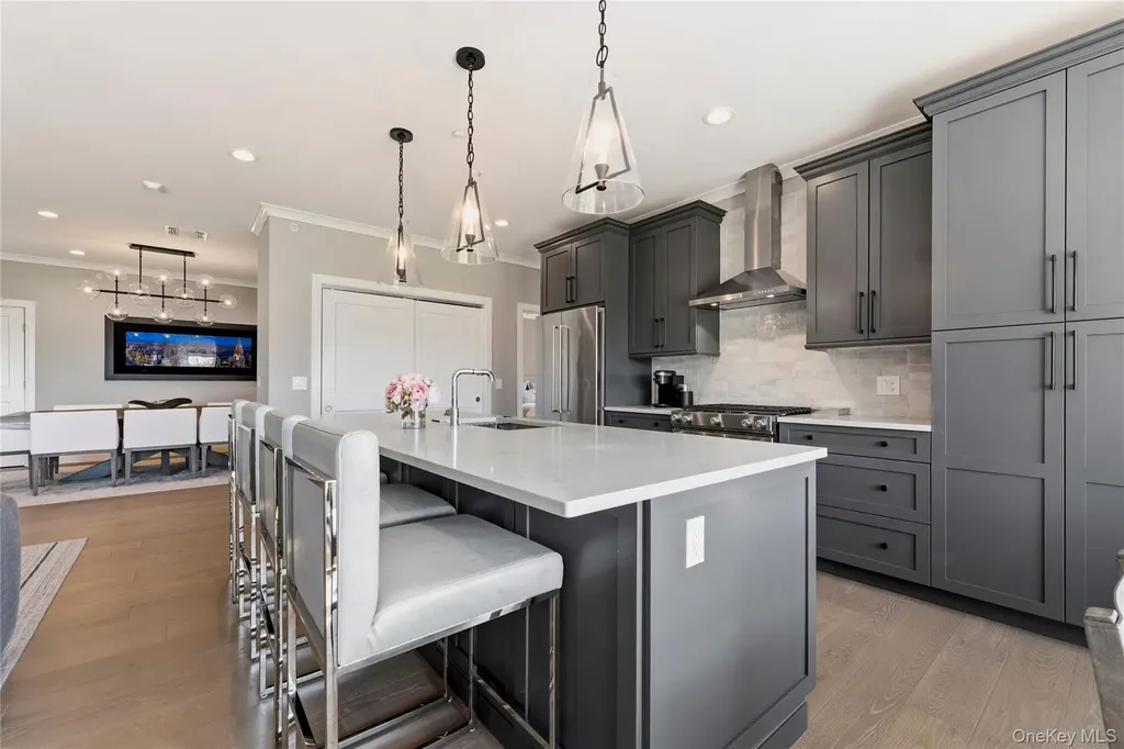 22302 Aspenwood Drive Plainview NY 11803