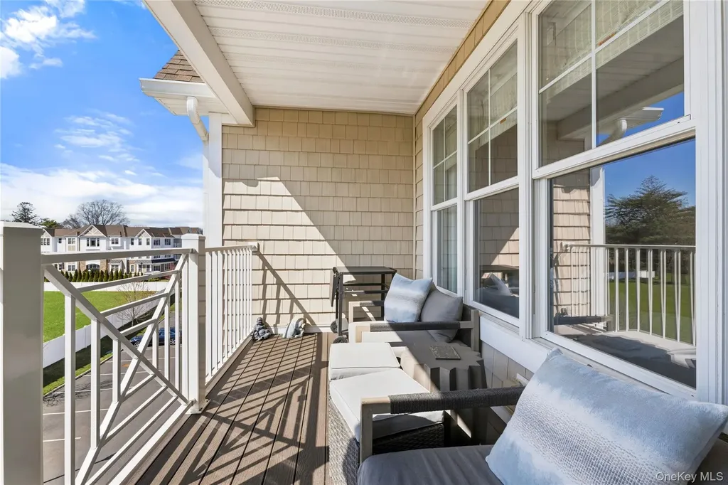 22302 Aspenwood Drive Plainview NY 11803
