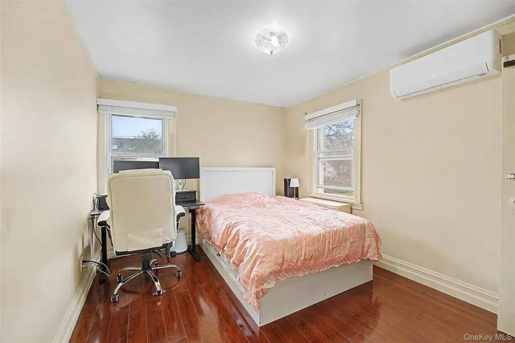 11 Baker Hill Road Great Neck NY 11023