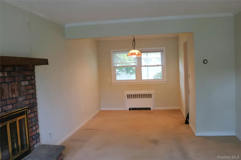 8 Garden Place Merrick NY 11566