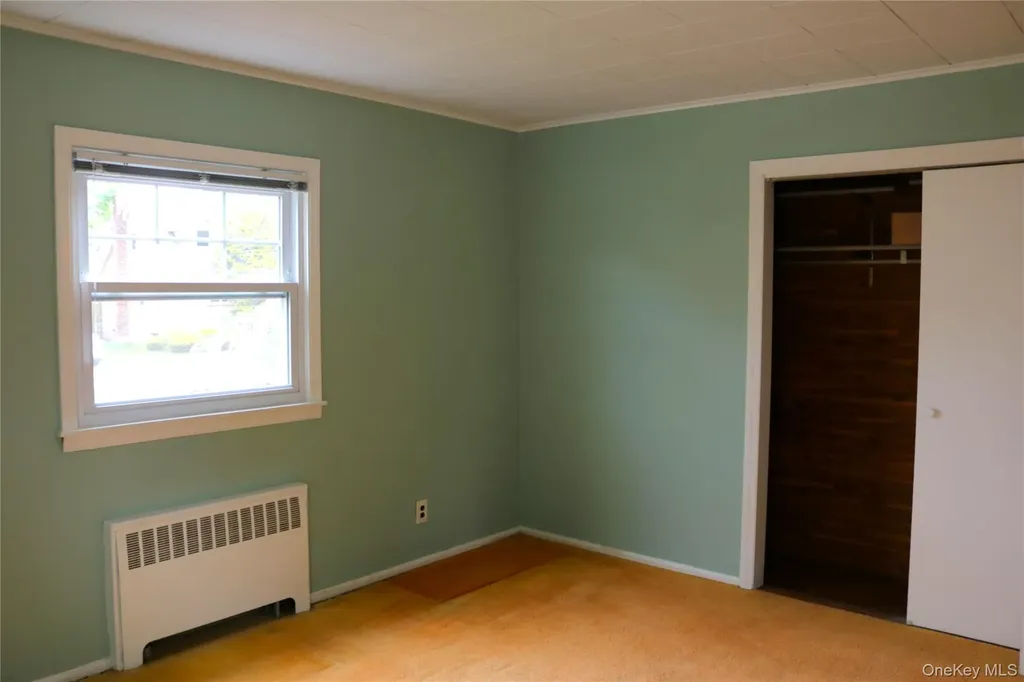 8 Garden Place Merrick NY 11566