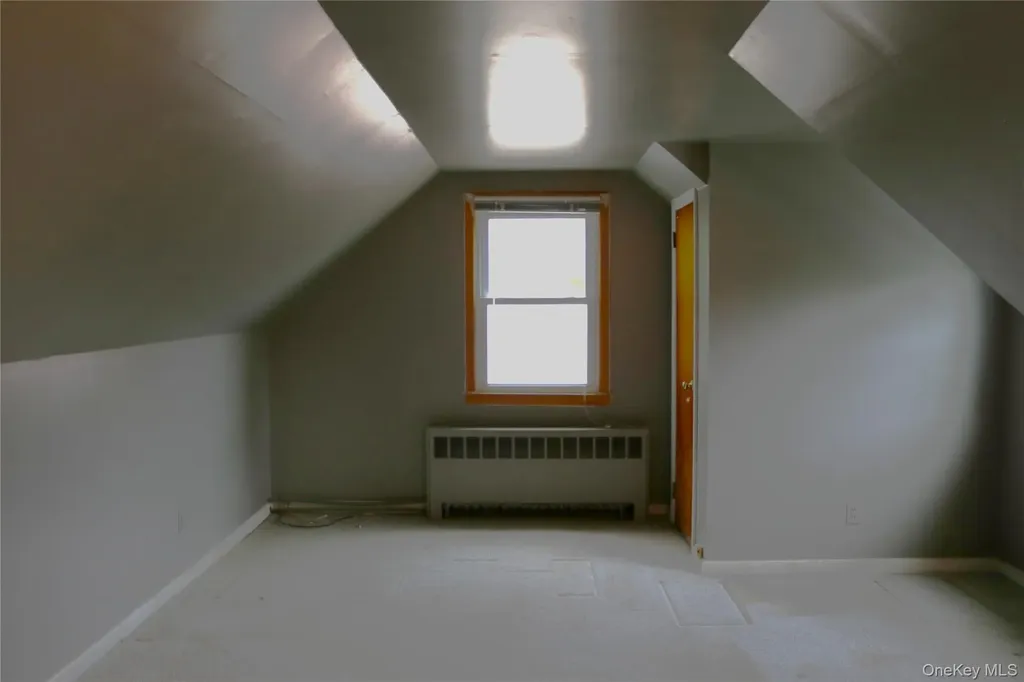 8 Garden Place Merrick NY 11566