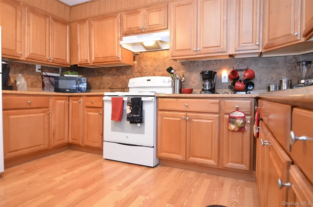 1342 Route 44 Pleasant Valley NY 12569