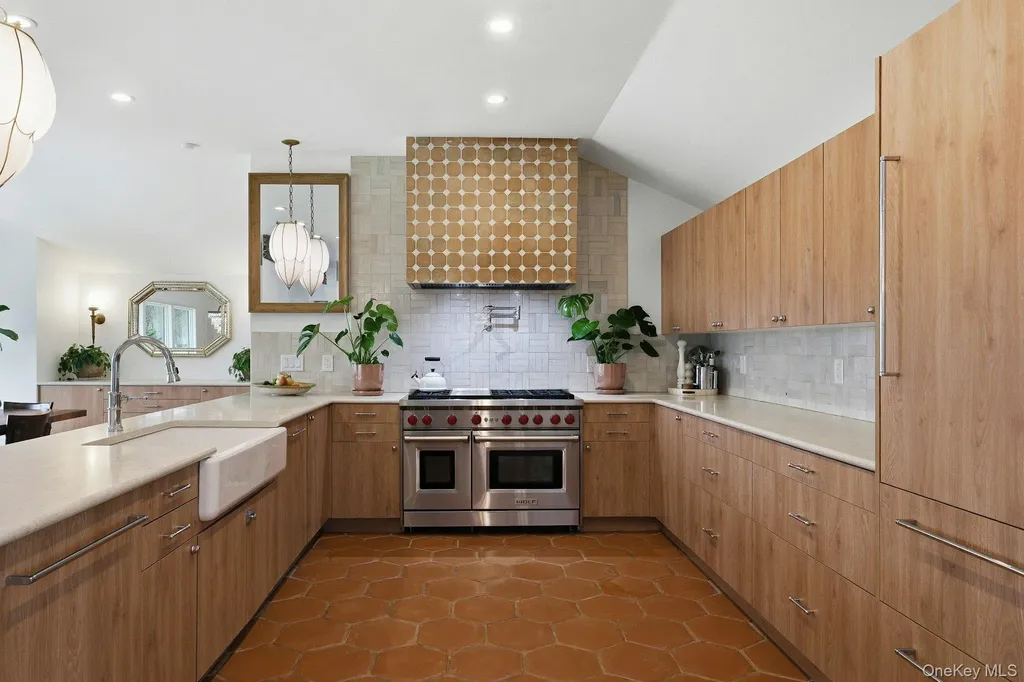 6 Greatmeadow Road Locust Valley NY 11560