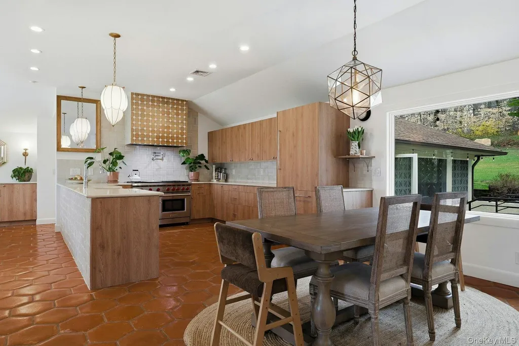 6 Greatmeadow Road Locust Valley NY 11560