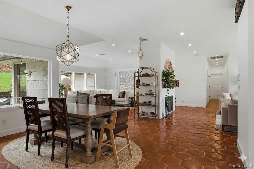 6 Greatmeadow Road Locust Valley NY 11560