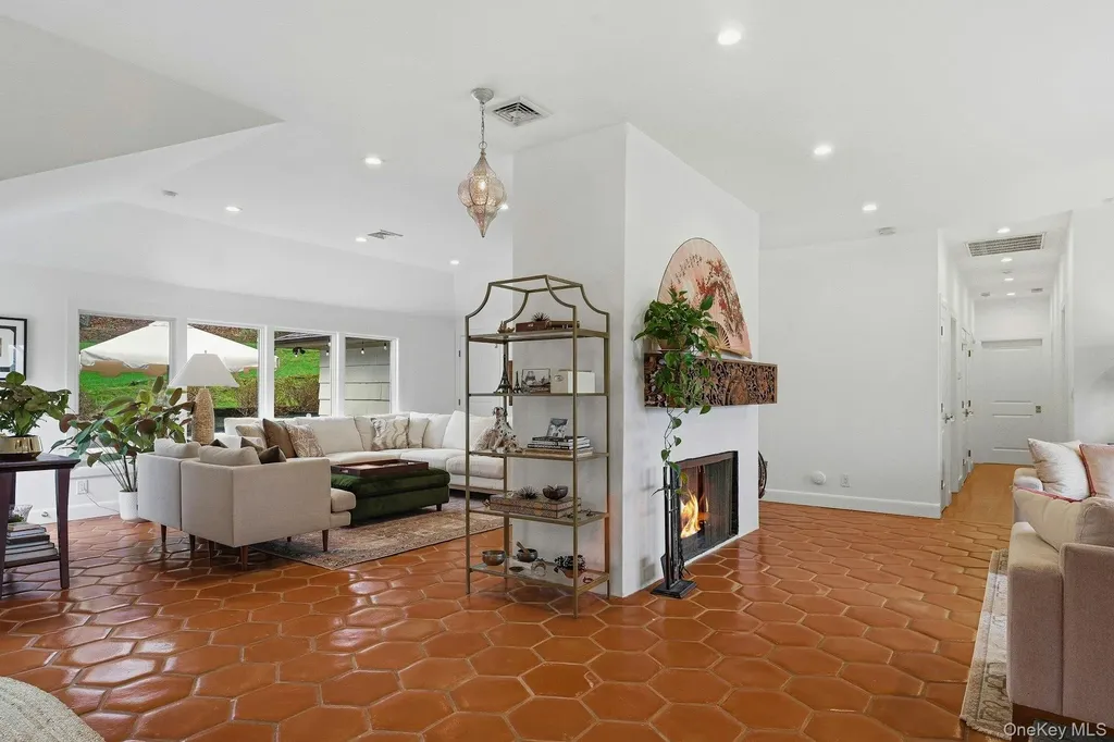 6 Greatmeadow Road Locust Valley NY 11560