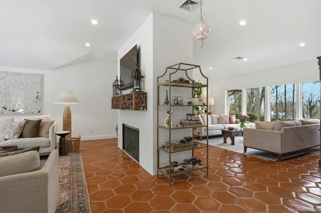 6 Greatmeadow Road Locust Valley NY 11560