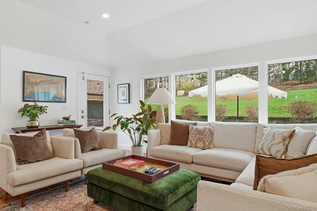 6 Greatmeadow Road Locust Valley NY 11560