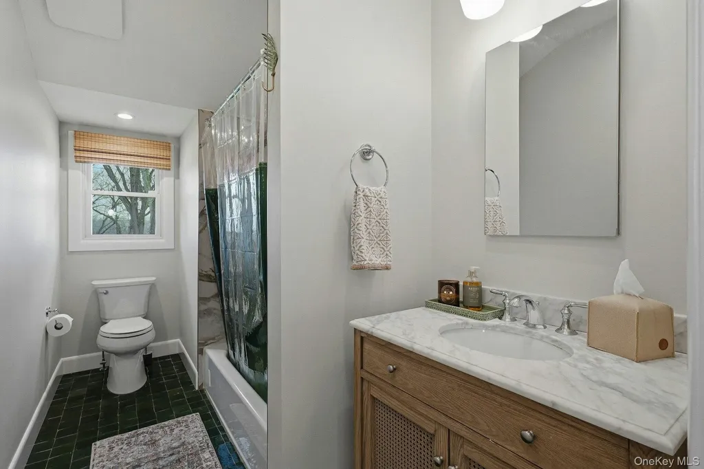 6 Greatmeadow Road Locust Valley NY 11560