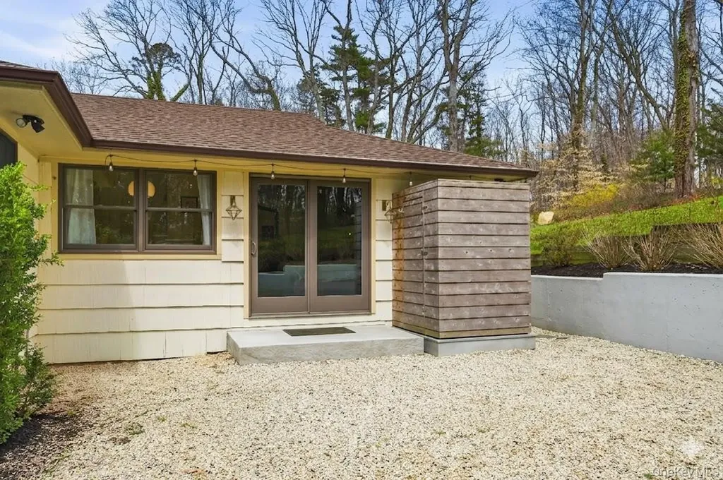 6 Greatmeadow Road Locust Valley NY 11560