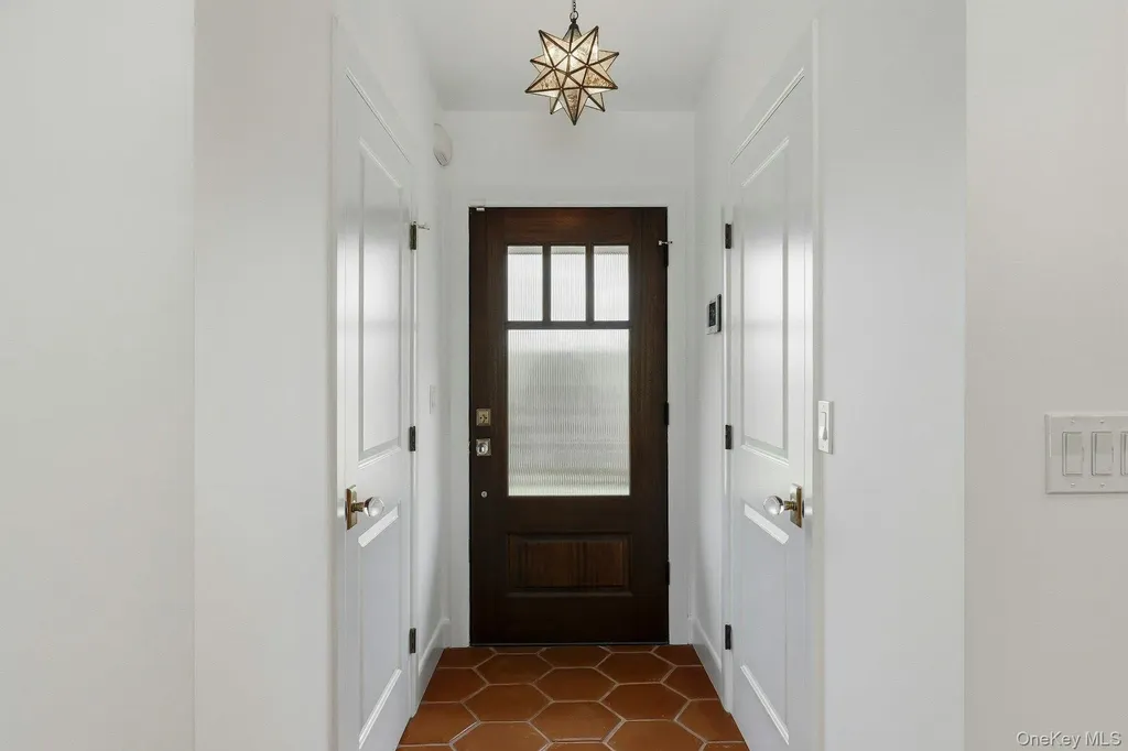 6 Greatmeadow Road Locust Valley NY 11560
