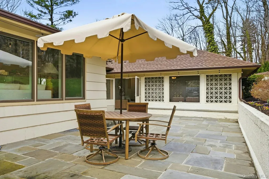 6 Greatmeadow Road Locust Valley NY 11560
