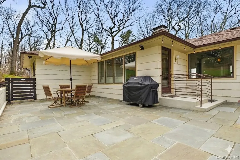 6 Greatmeadow Road Locust Valley NY 11560