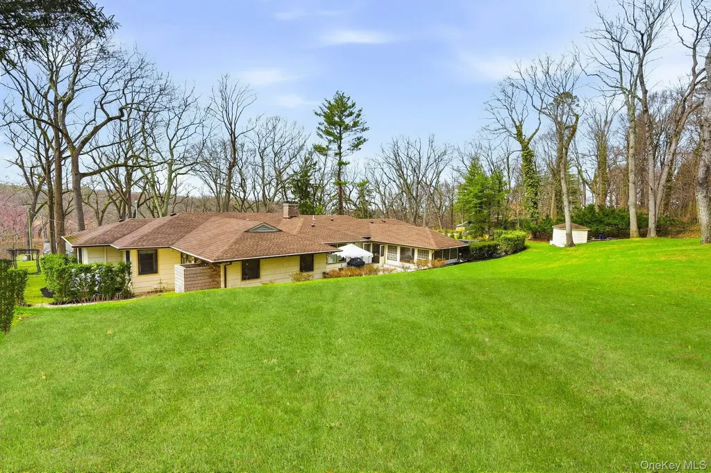 6 Greatmeadow Road Locust Valley NY 11560