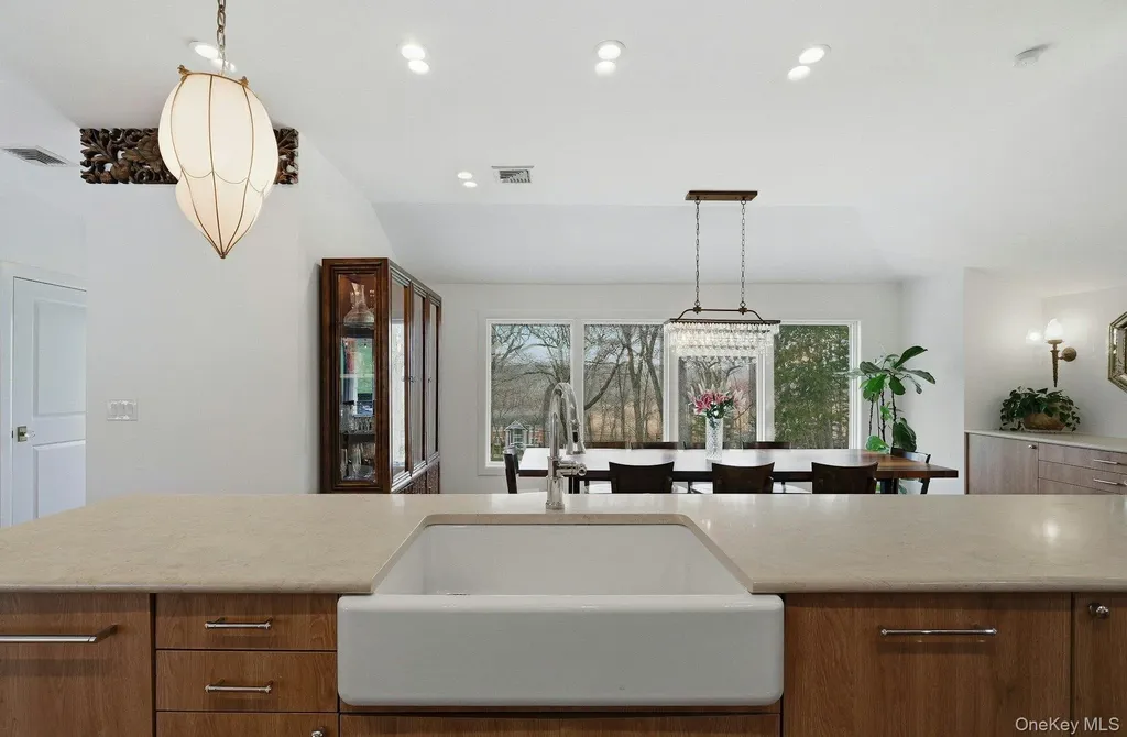 6 Greatmeadow Road Locust Valley NY 11560