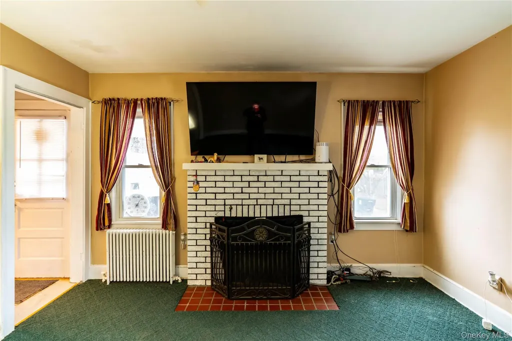 32 Arnold Boulevard Poughkeepsie NY 12603