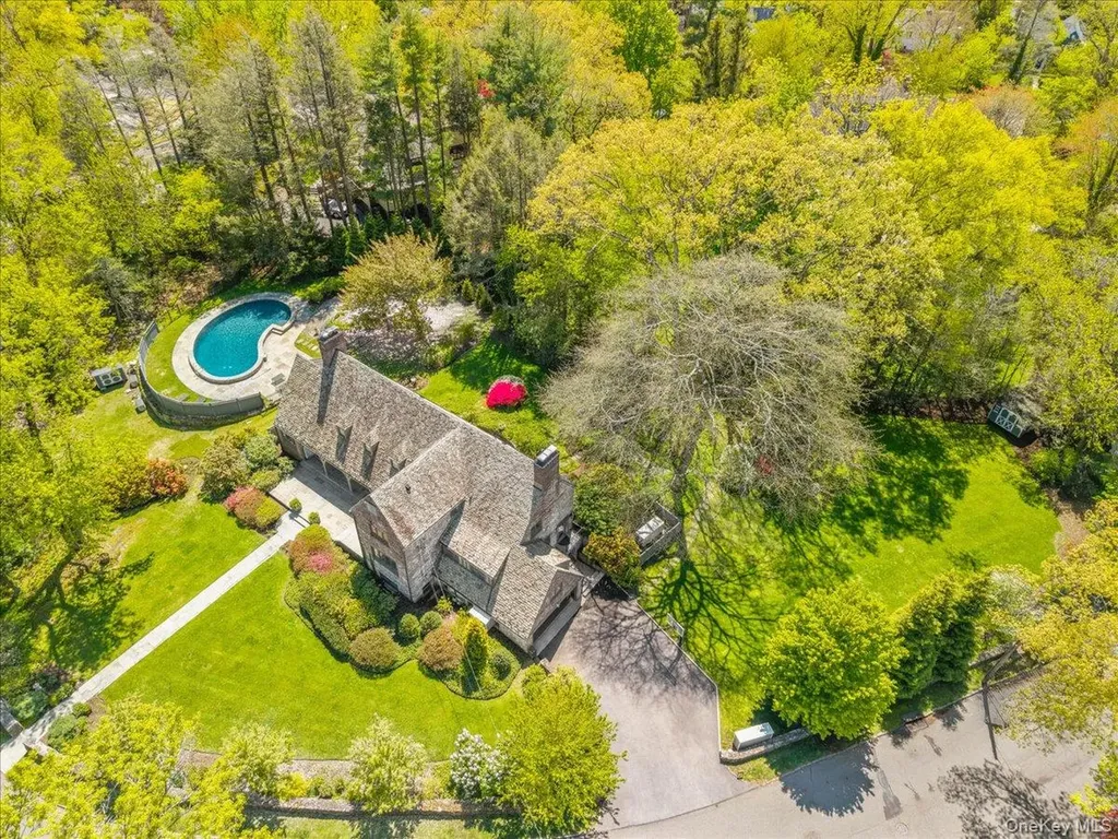 1 Dundee Road Larchmont NY 10538