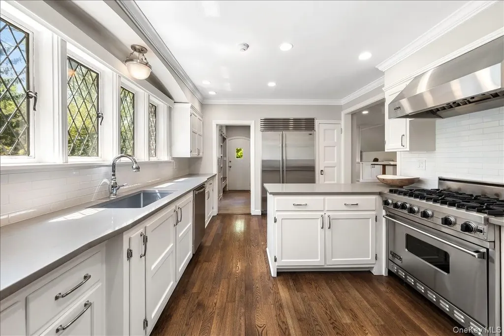 1 Dundee Road Larchmont NY 10538