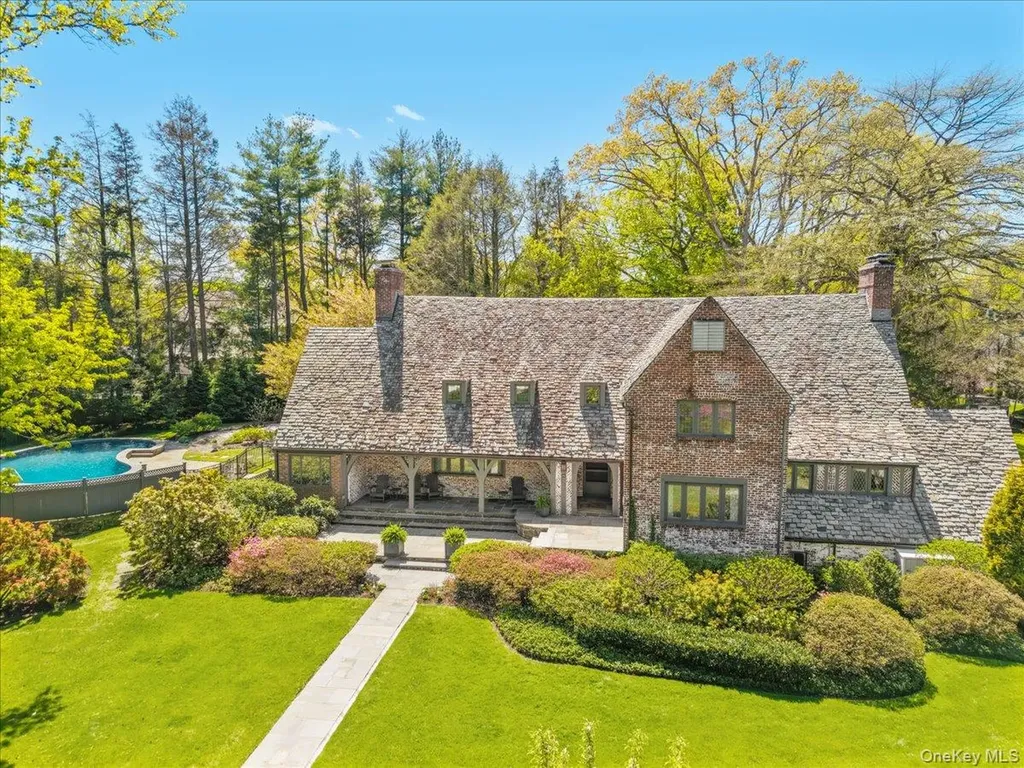 1 Dundee Road Larchmont NY 10538