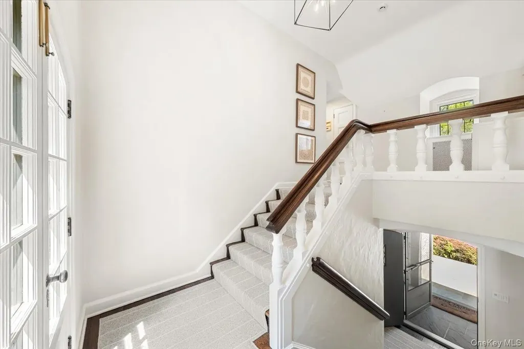 1 Dundee Road Larchmont NY 10538