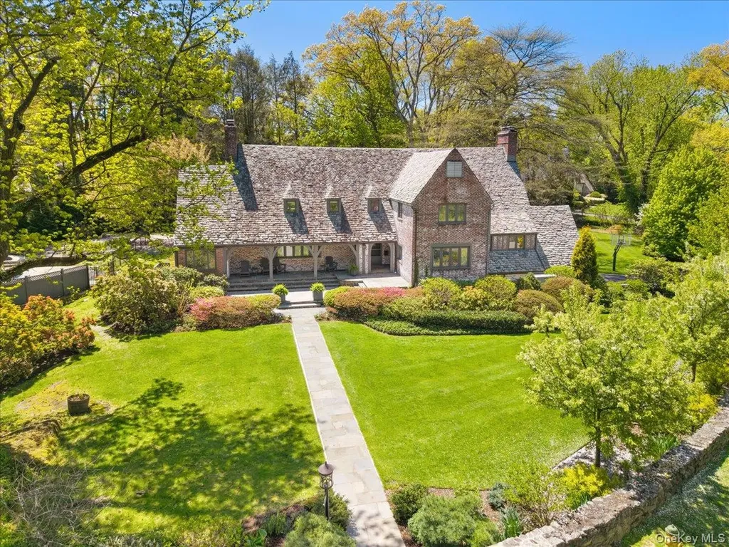 1 Dundee Road Larchmont NY 10538