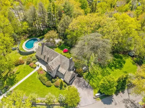1 Dundee Road Larchmont NY 10538
