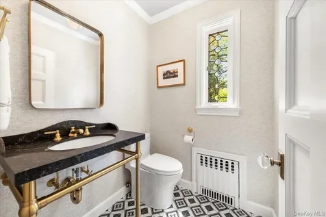 1 Dundee Road Larchmont NY 10538