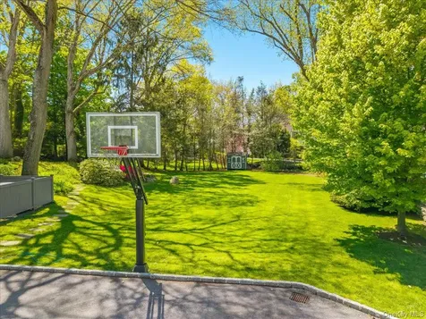 1 Dundee Road Larchmont NY 10538