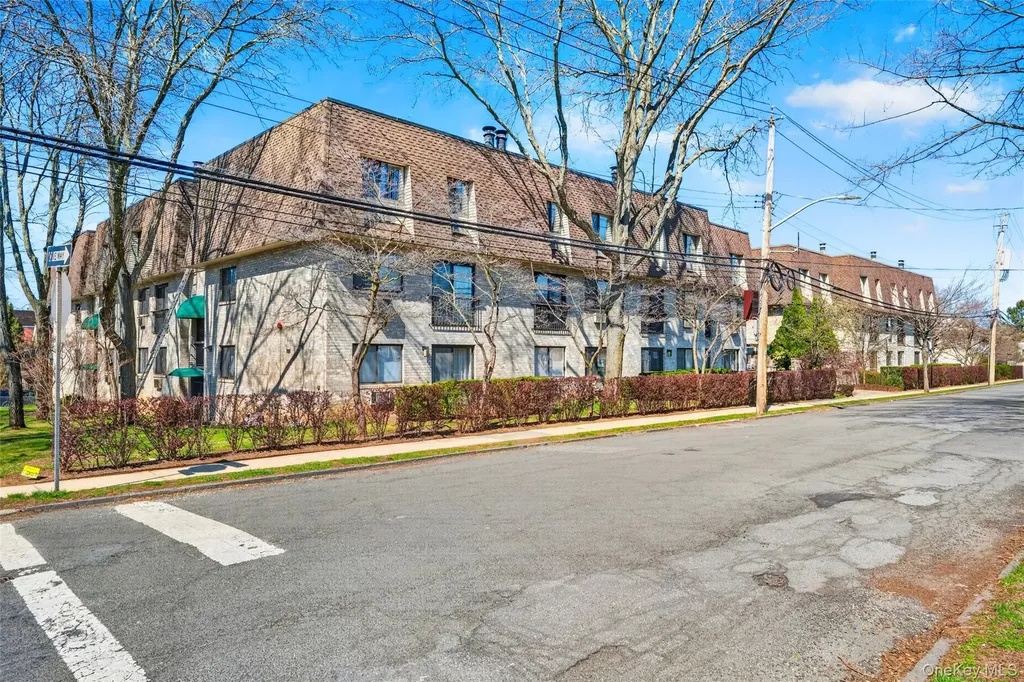 24 Carhart Avenue White Plains NY 10605