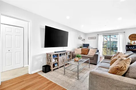 24 Carhart Avenue White Plains NY 10605