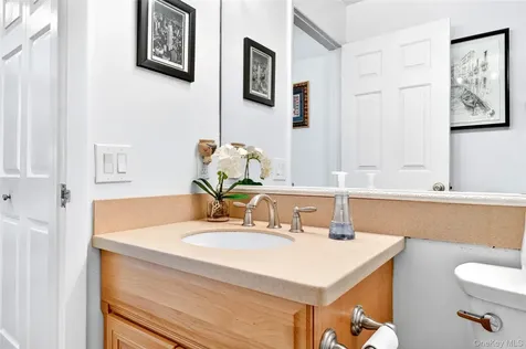 24 Carhart Avenue White Plains NY 10605