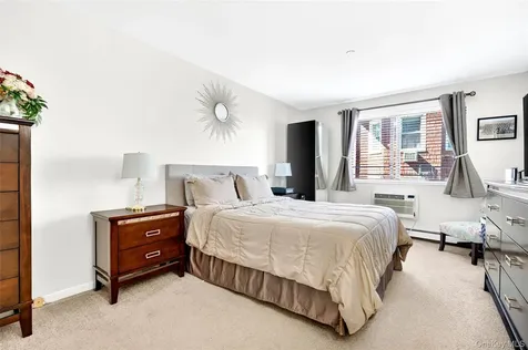 24 Carhart Avenue White Plains NY 10605