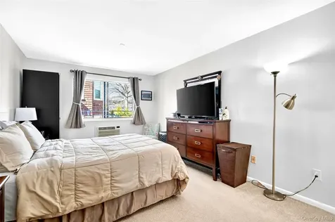 24 Carhart Avenue White Plains NY 10605