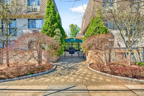 24 Carhart Avenue White Plains NY 10605