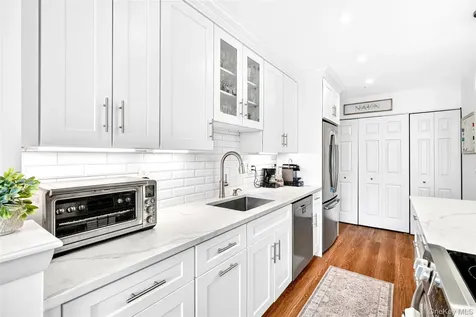 24 Carhart Avenue White Plains NY 10605