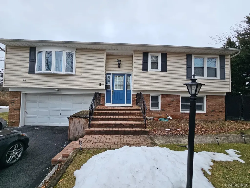 5 Ireland Place Copiague NY 11726