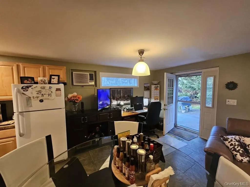 5 Ireland Place Copiague NY 11726