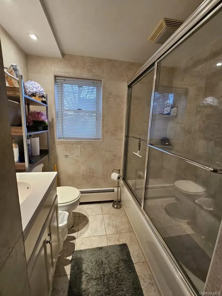5 Ireland Place Copiague NY 11726