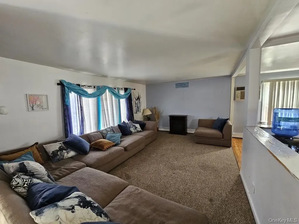5 Ireland Place Copiague NY 11726