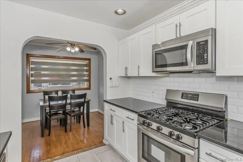 132 Wardwell Road Mineola NY 11501